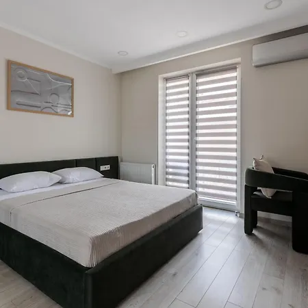 Appartamento Inshiapartments On Hazova Str 8 *