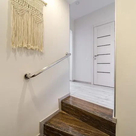 Appartamento Inshiapartments On Hazova Str 8 *